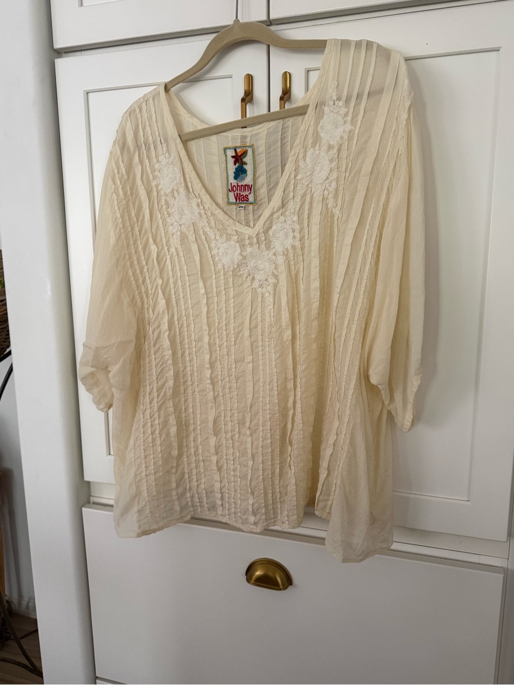 Johnny Was Cream Ivory 2x Pintuck V-Neck Embroidered Women's Top